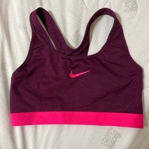 Very lightly worn nike sports bra